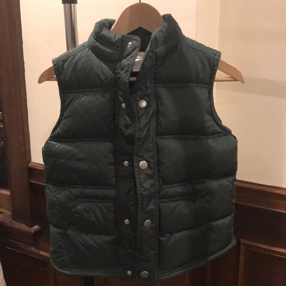Kids puff vest , in hunter green 100% polyester